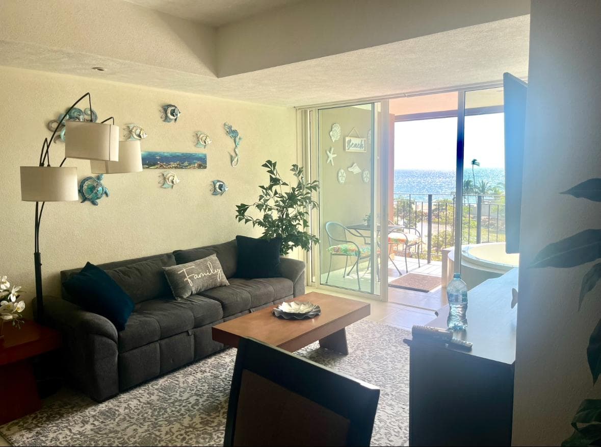 1-Bedroom Apartment for Rent in Puerto Vallarta, Beachfront in the Grand Venetian Hotel Zone