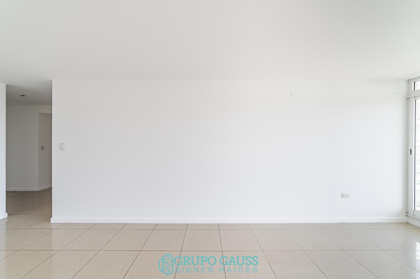 Apartment for RENT on General Paz: 3 bedrooms, 3 bathrooms, and a garage!