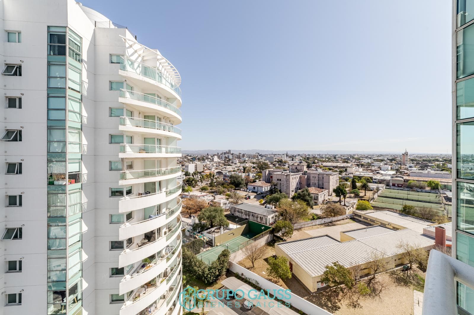Apartment for RENT on General Paz: 3 bedrooms, 3 bathrooms, and a garage!