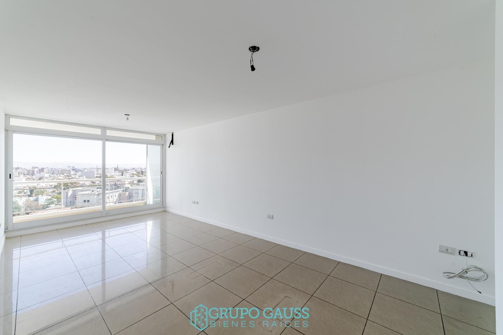 Apartment for RENT on General Paz: 3 bedrooms, 3 bathrooms, and a garage!