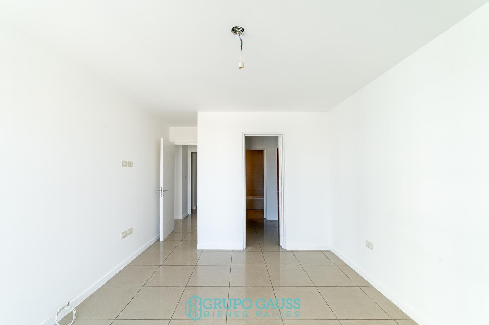 Apartment for RENT on General Paz: 3 bedrooms, 3 bathrooms, and a garage!