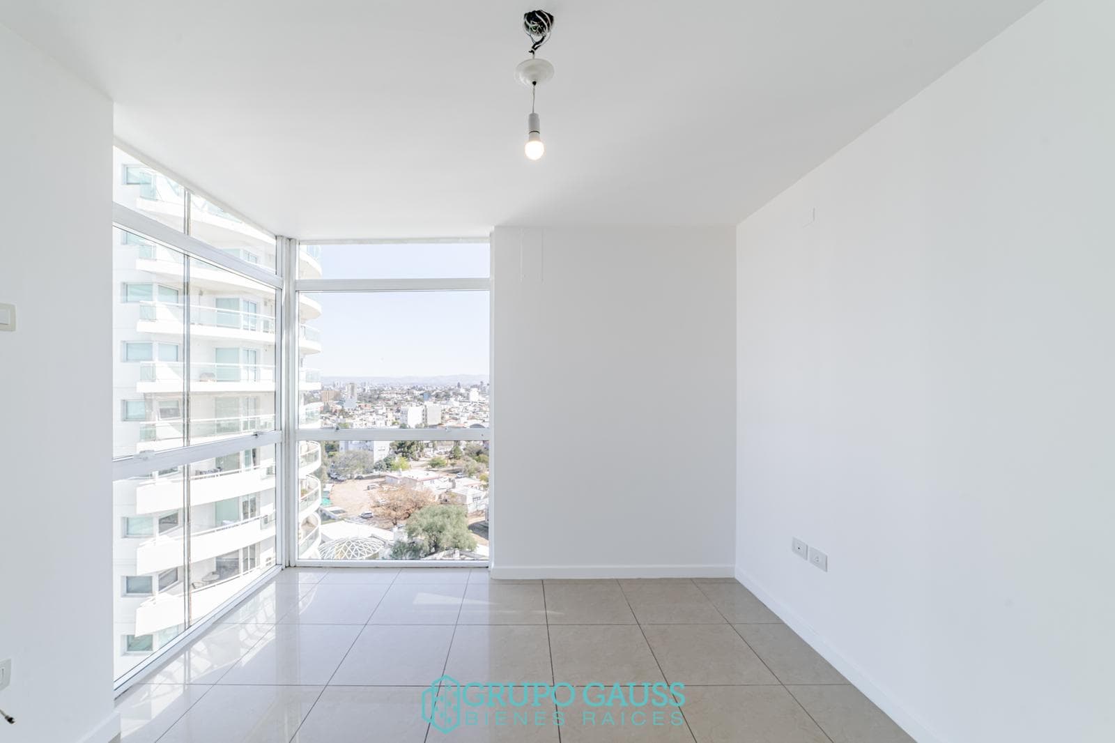 Apartment for RENT on General Paz: 3 bedrooms, 3 bathrooms, and a garage!