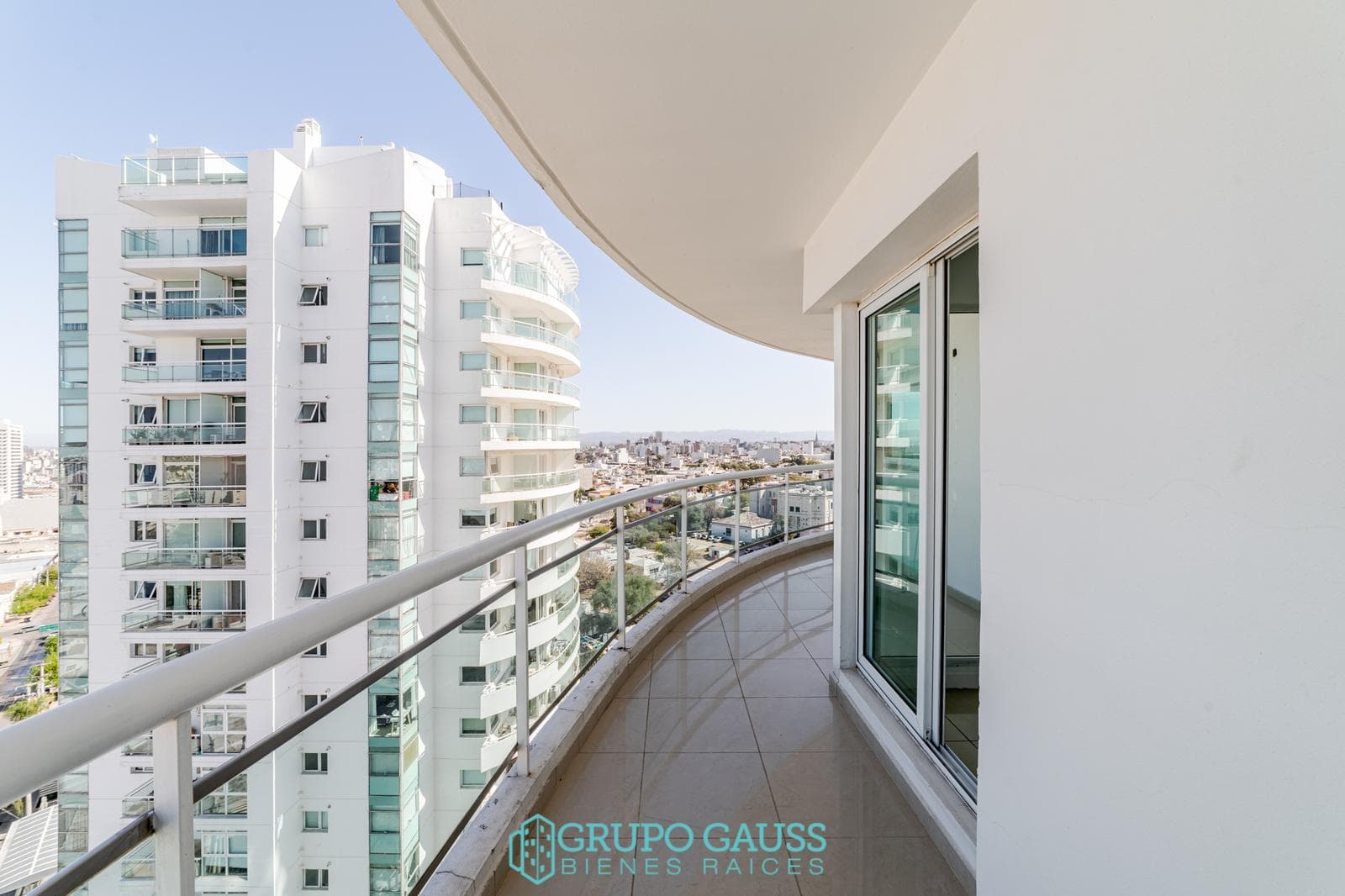 Apartment for RENT on General Paz: 3 bedrooms, 3 bathrooms, and a garage!