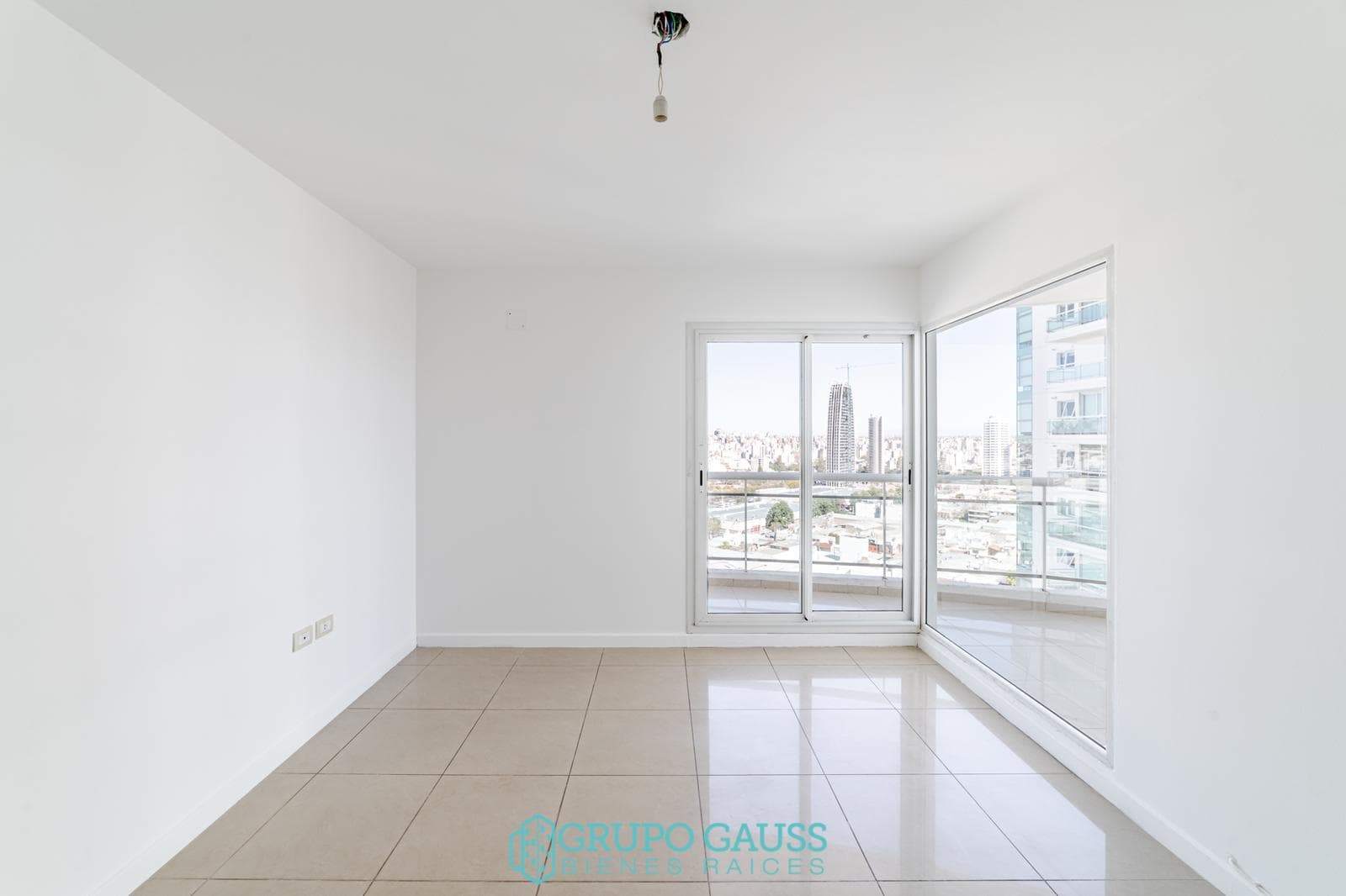 Apartment for RENT on General Paz: 3 bedrooms, 3 bathrooms, and a garage!