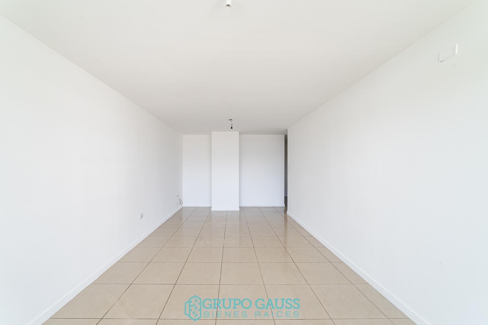Apartment for RENT on General Paz: 3 bedrooms, 3 bathrooms, and a garage!