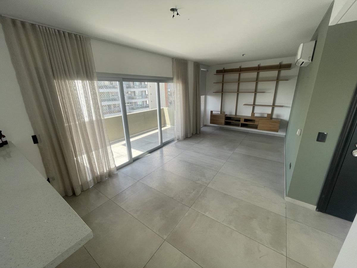 4-ROOM APARTMENT FOR SALE WITH POOL AND GARAGE IN DOWNTOWN QUILMES, NEAR PLAZA CONESA
