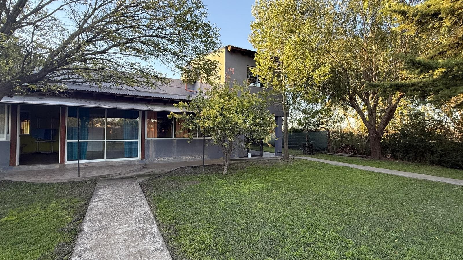 For sale: a charming country home in Empalme Lobos that will steal your heart.