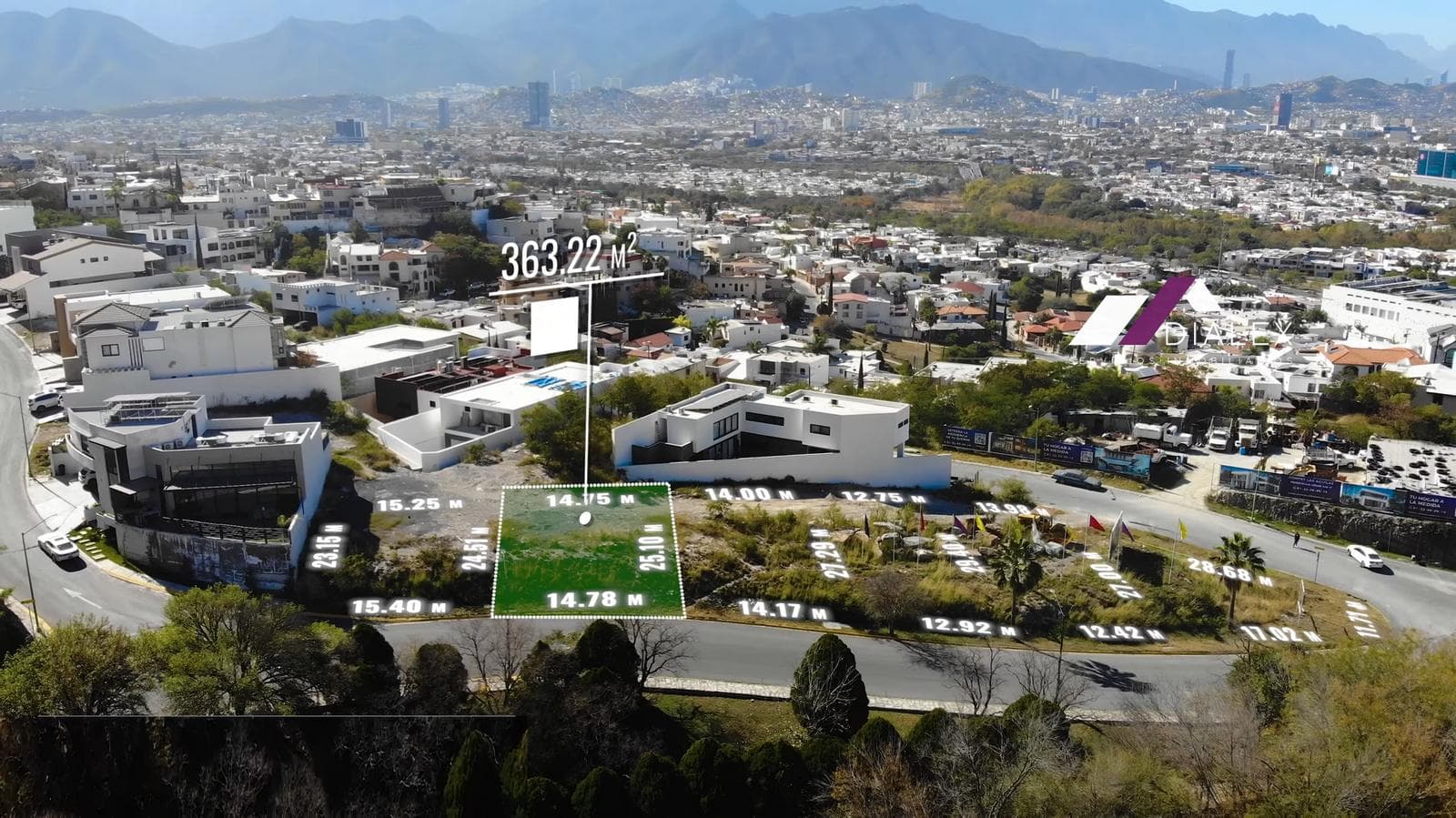 FOR SALE: 3-Story Home in LAS AGUILAS RESIDENCIAL in the ZONA CONTRY neighborhood of Monterrey - 607 m2