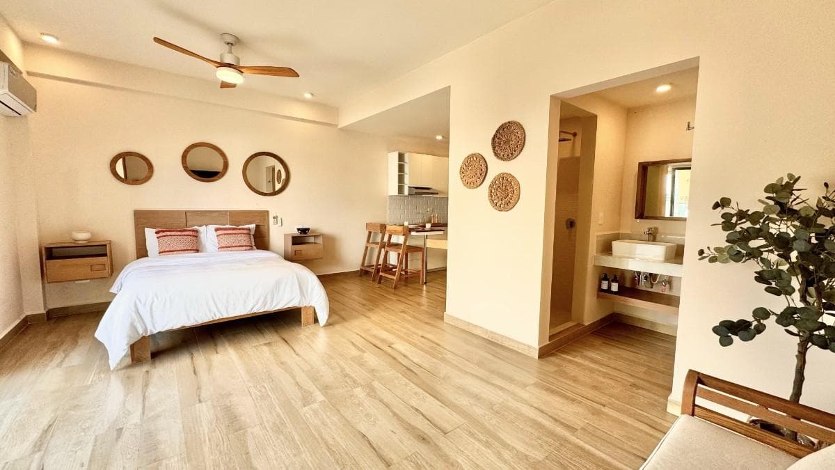 APARTMENT FOR SALE WITH A POOL AND OCEAN VIEW, 1 BEDROOM, 52 m2, IN PLAYA DEL CARMEN