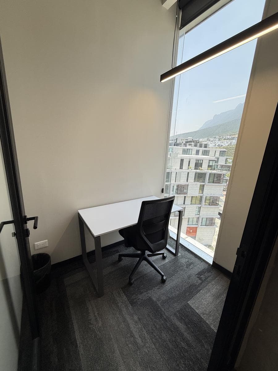 FULLY FURNISHED OFFICE FOR RENT