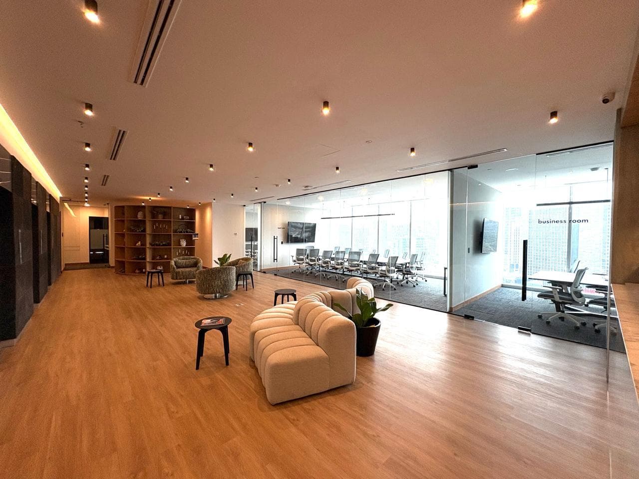 FULLY EQUIPPED AND FURNISHED OFFICE