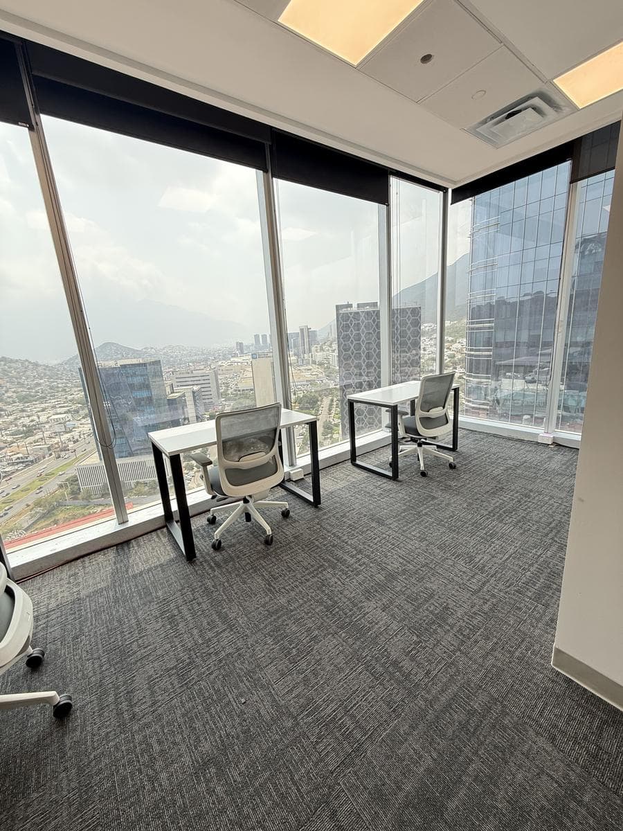 OFFICE FOR RENT IN VALLE ORIENTE