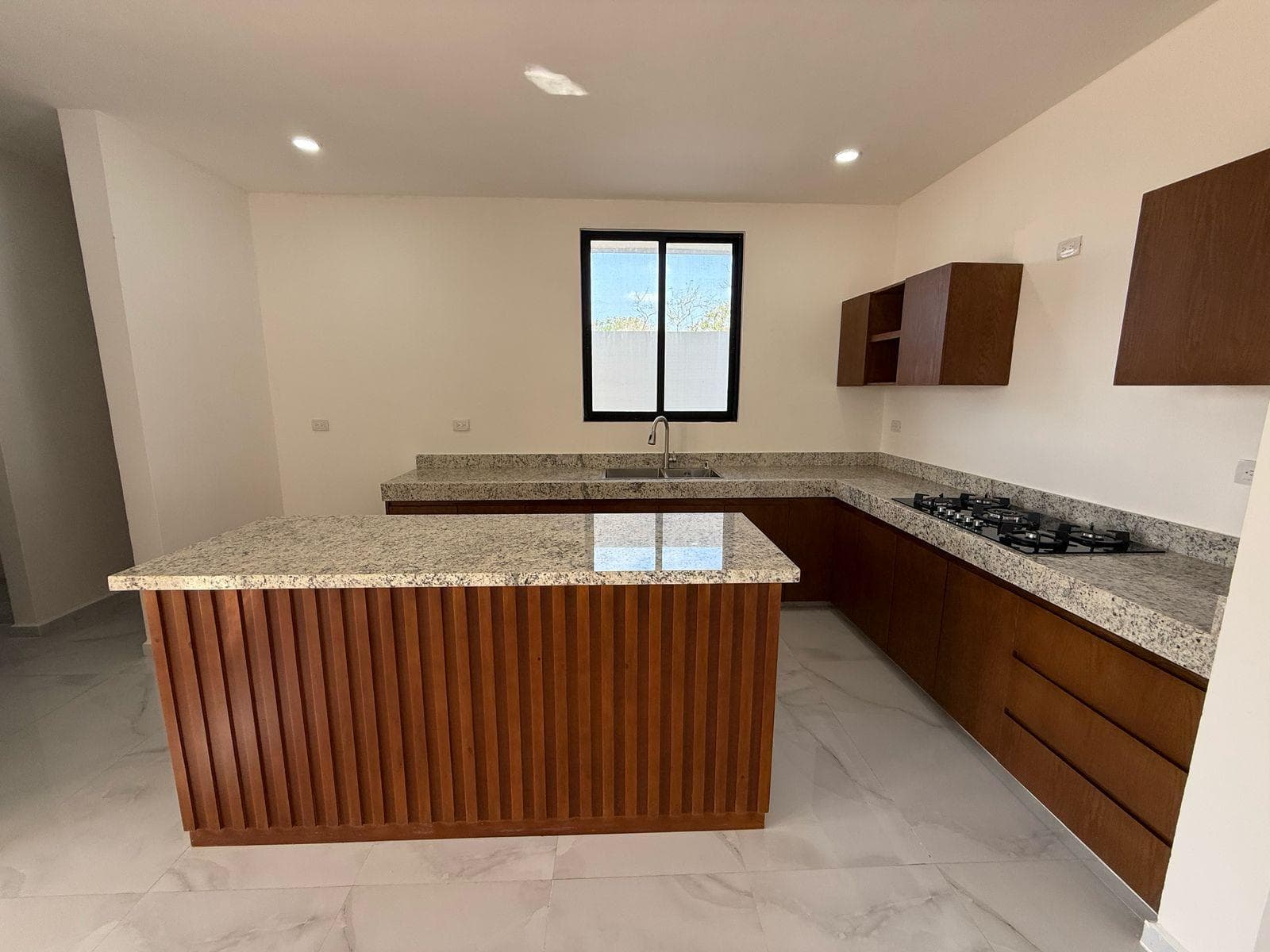 House for sale in Temozón Norte with 4 bedrooms in Mérida, Yucatán