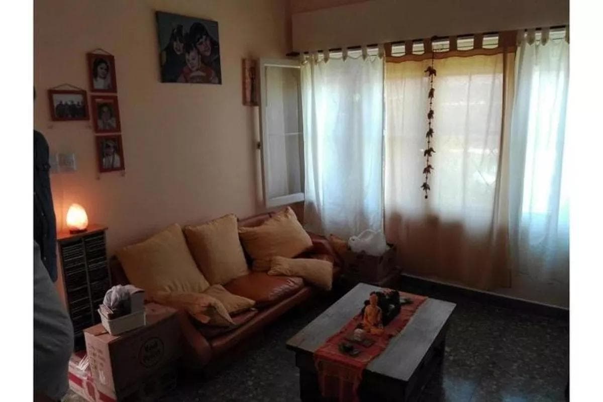 House for sale, 4 rooms, with a patio and garden, V. Adelina (San Isidro)