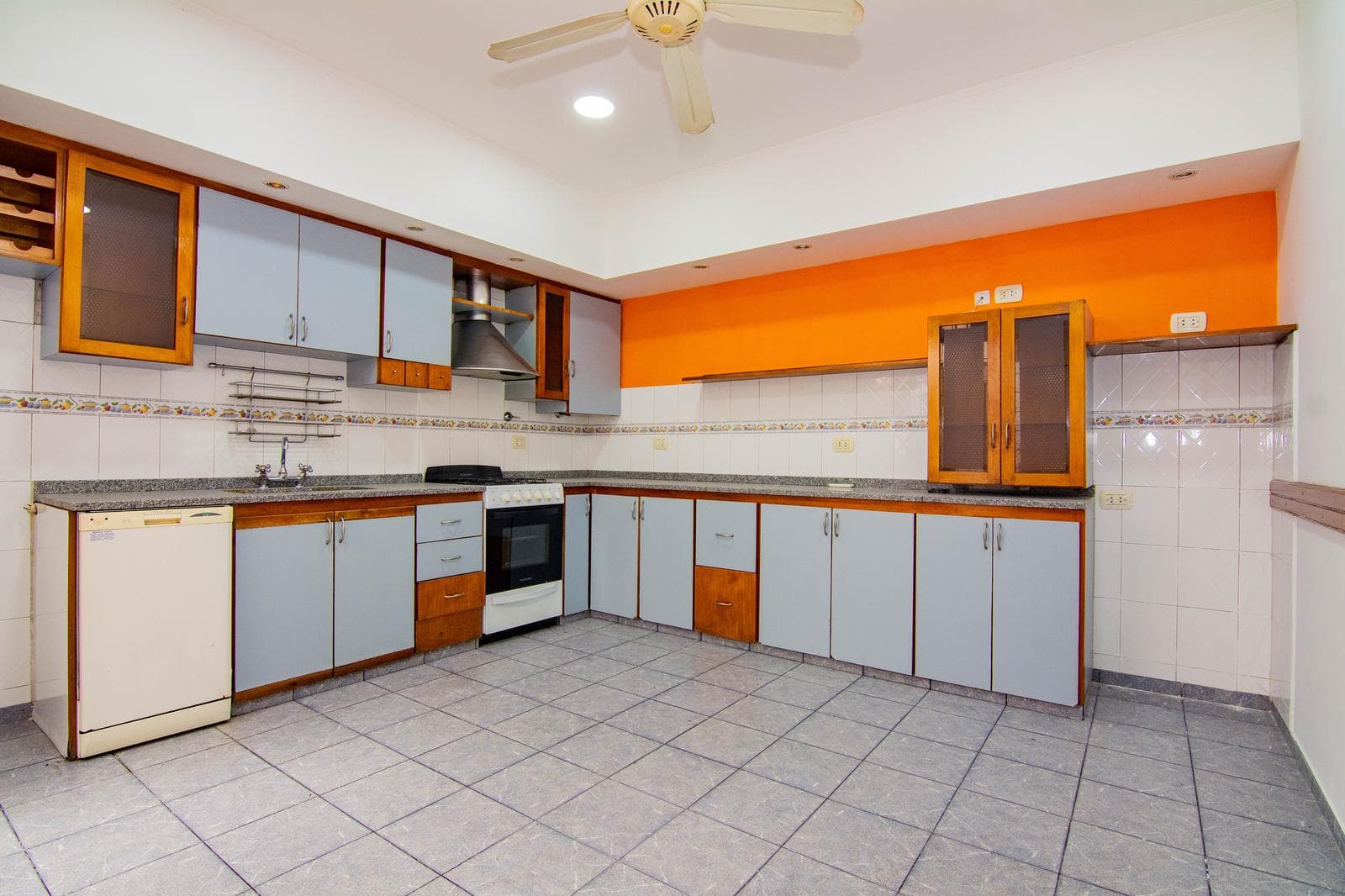 4-bedroom house with a garage, backyard, and terrace - Barrio Parque, Rosario
