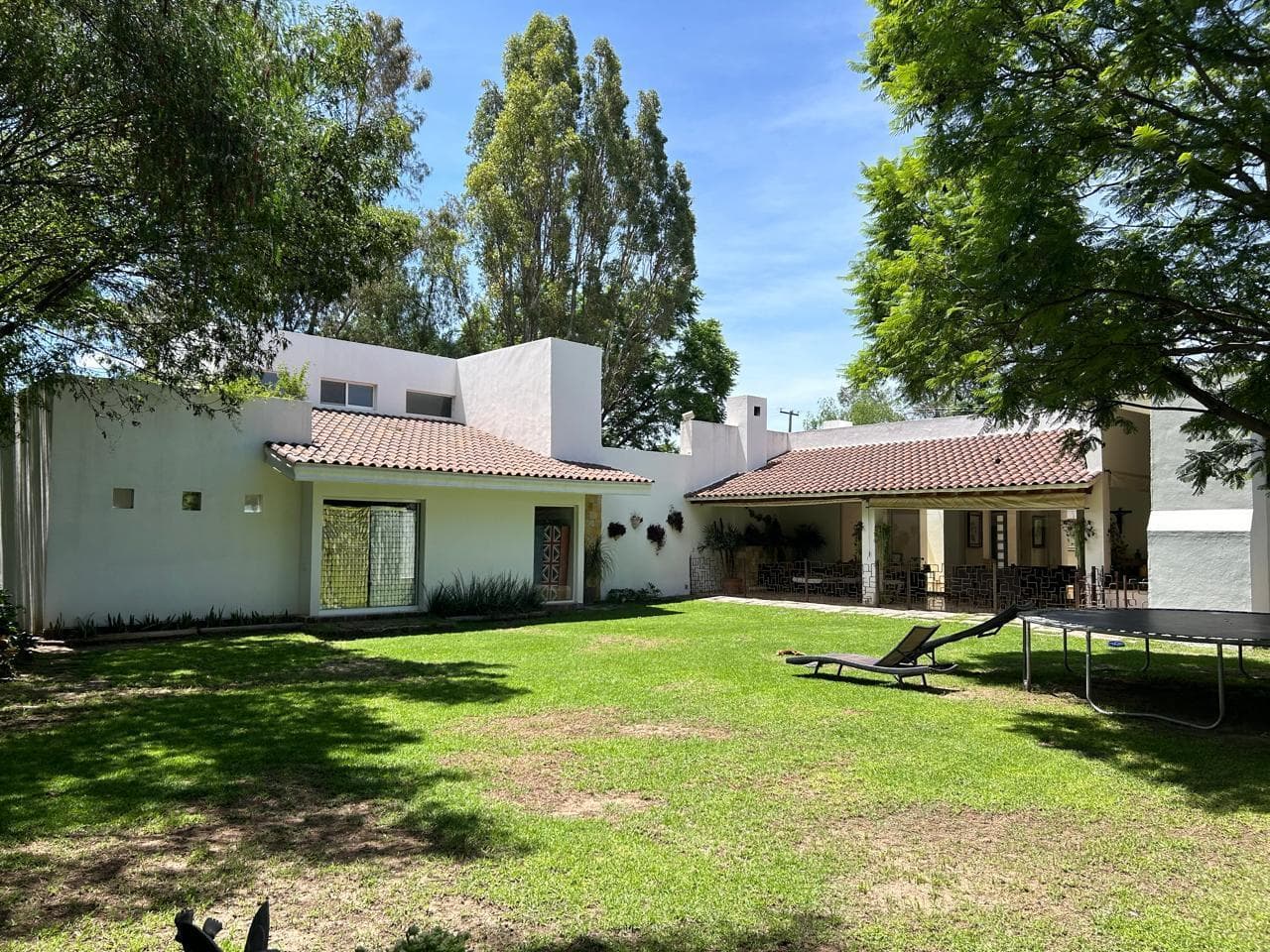 Casa en La Herradura de una Planta con 3 Recámaras con Baño y Vestidor