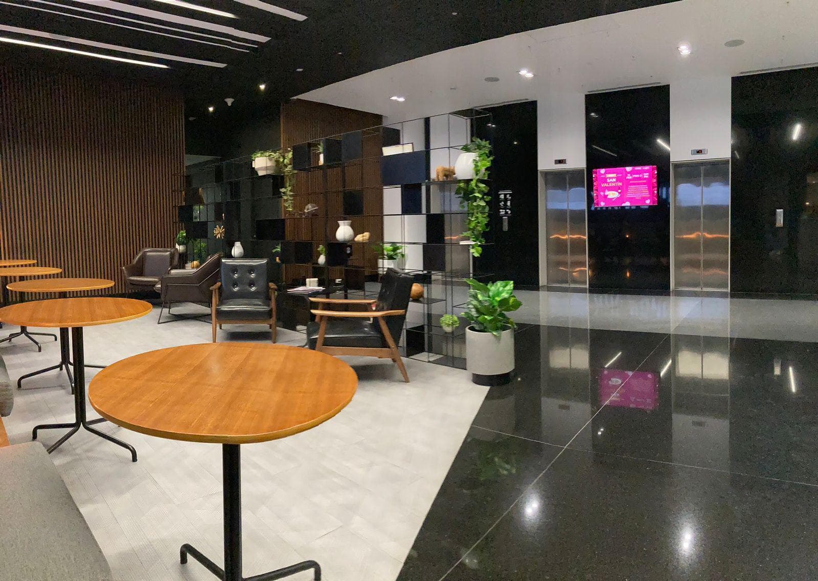 FULLY EQUIPPED AND FURNISHED OFFICE