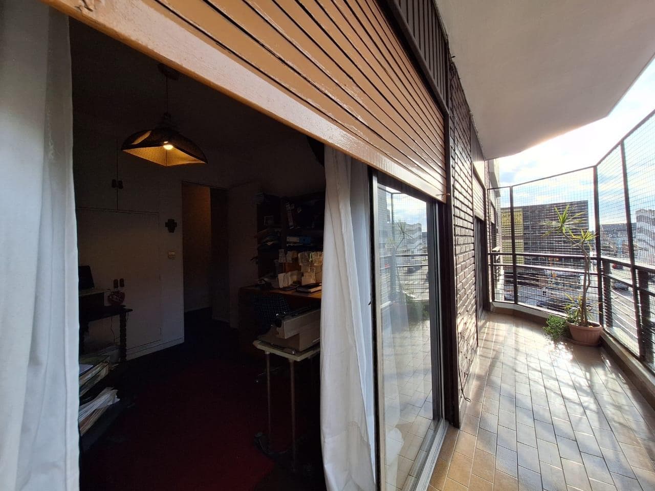 APARTMENT FOR SALE: 4-ROOM APARTMENT IN AVELLANEDA