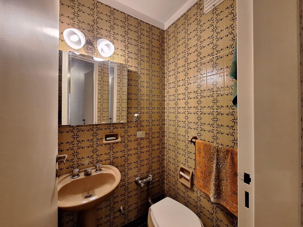 APARTMENT FOR SALE: 4-ROOM APARTMENT IN AVELLANEDA