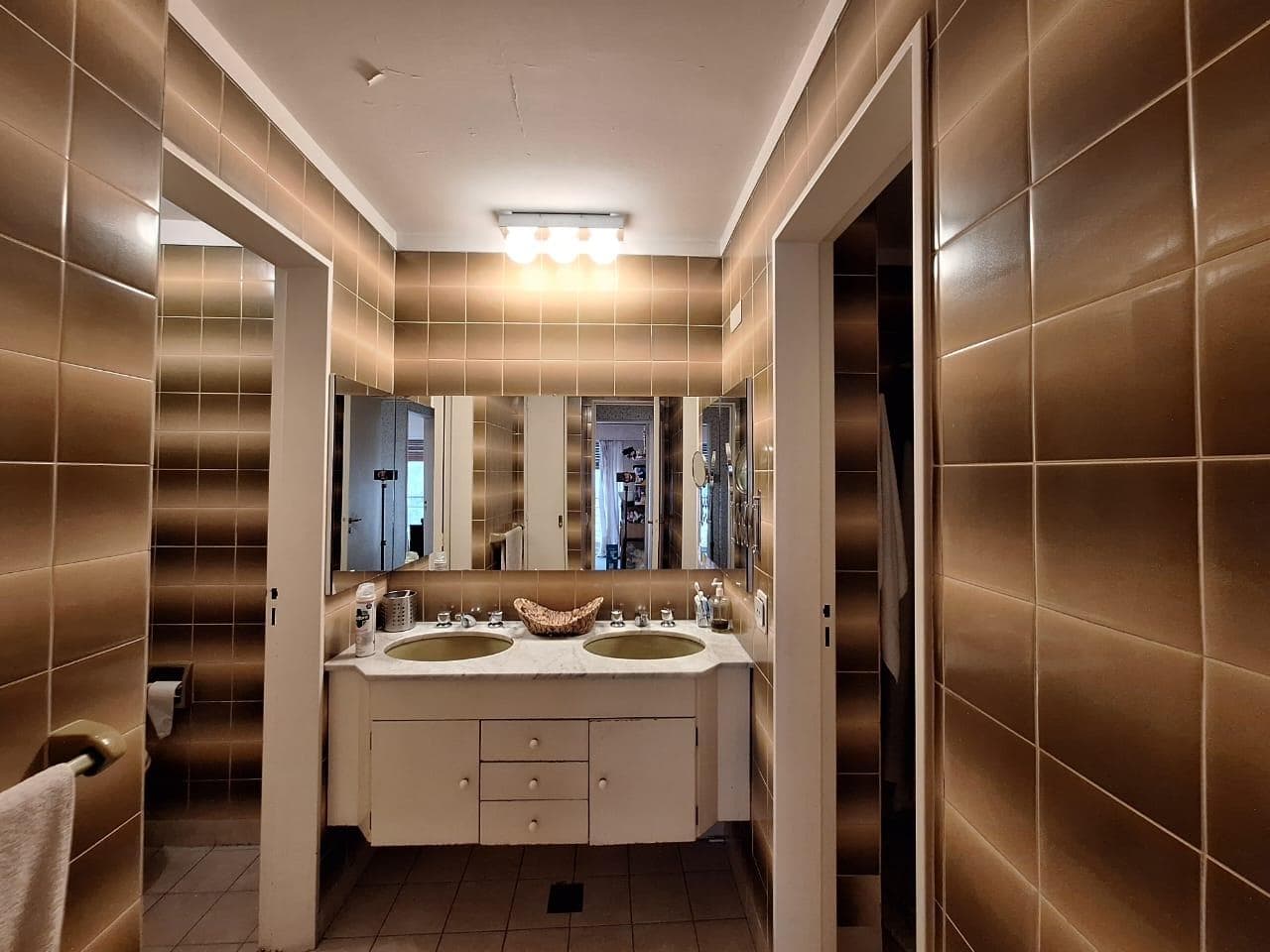 APARTMENT FOR SALE: 4-ROOM APARTMENT IN AVELLANEDA