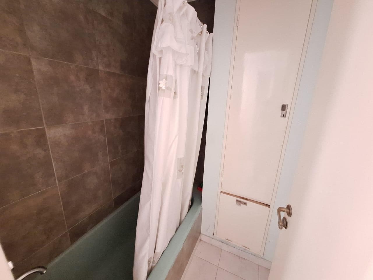 4-room apartment, 190 m², with garage, Av. Mitre, Avellaneda