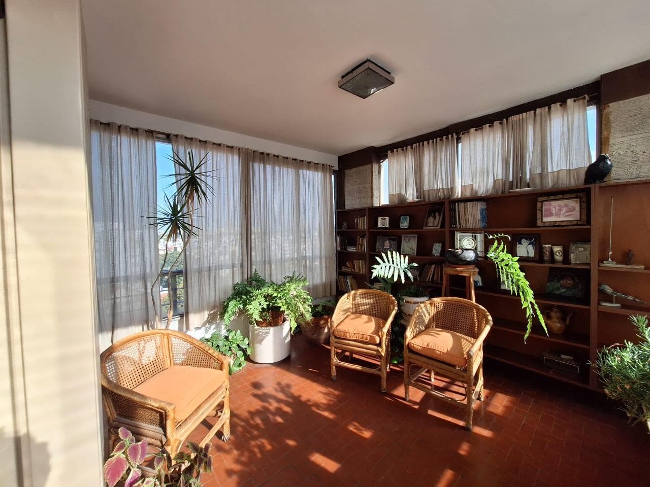 4-room apartment, 190 m², with garage, Av. Mitre, Avellaneda