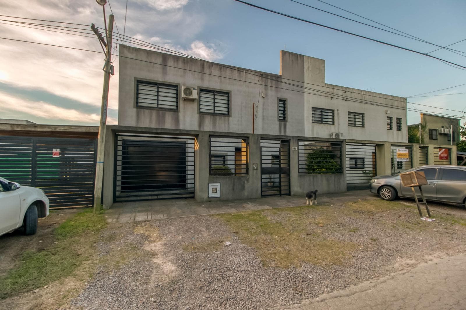 House for sale at 474 and 27, with 4 bedrooms, 200 m² of living space, and a total lot size of 380 m².