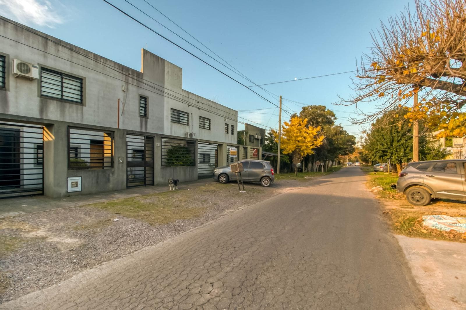 House for sale at 474 and 27, with 4 bedrooms, 200 m² of living space, and a total lot size of 380 m².