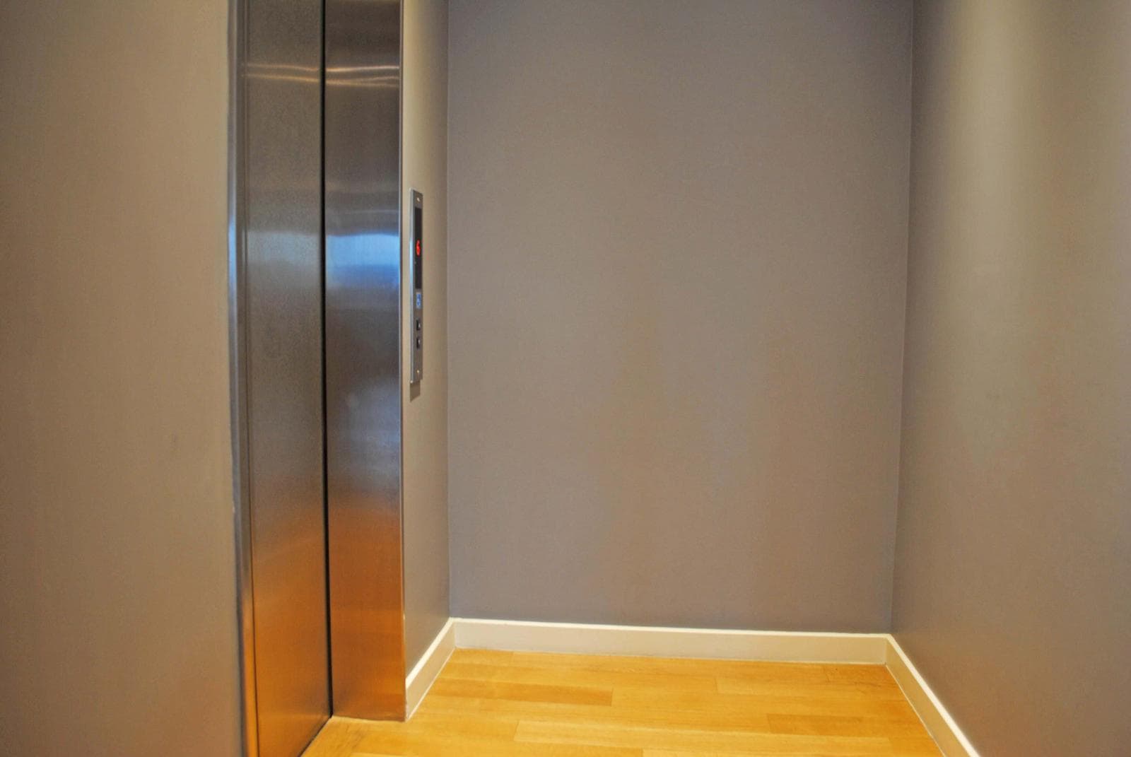 Apartment in the Madero Center Building with a terrace-style balcony - AMENITIES and 3 ASSIGNED PARKING SPACES - 24-HOUR SECURITY