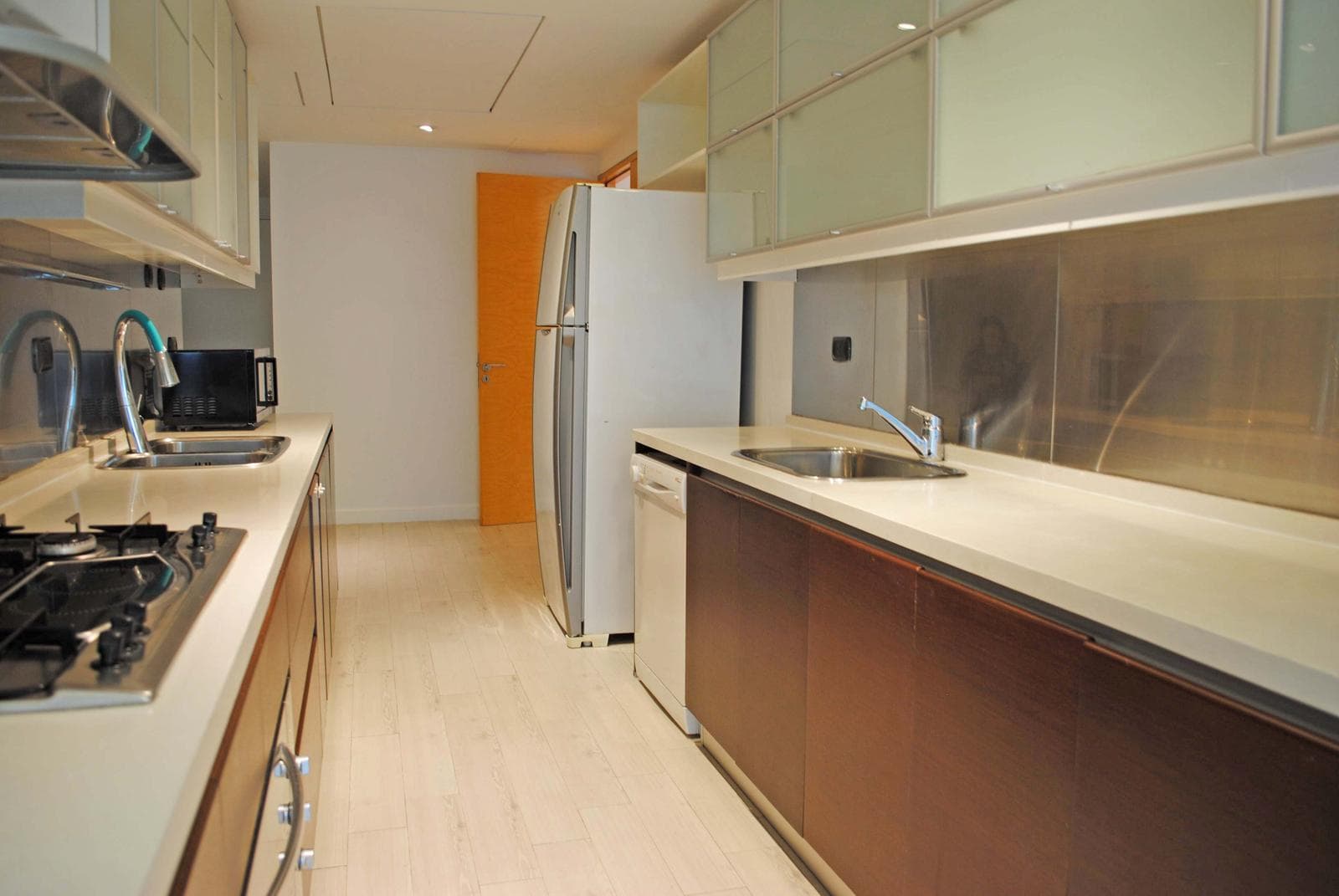 Piso en Edificio Madero Center con balcón aterrazado - AMENITIES y 3 COCHERAS FIJAS - SEG 24HS