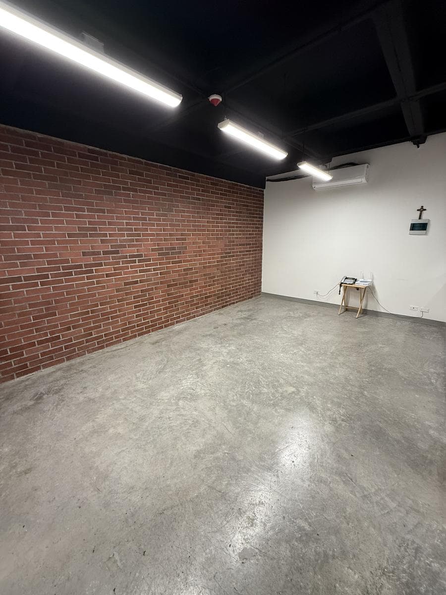 FULLY FURNISHED OFFICE FOR RENT