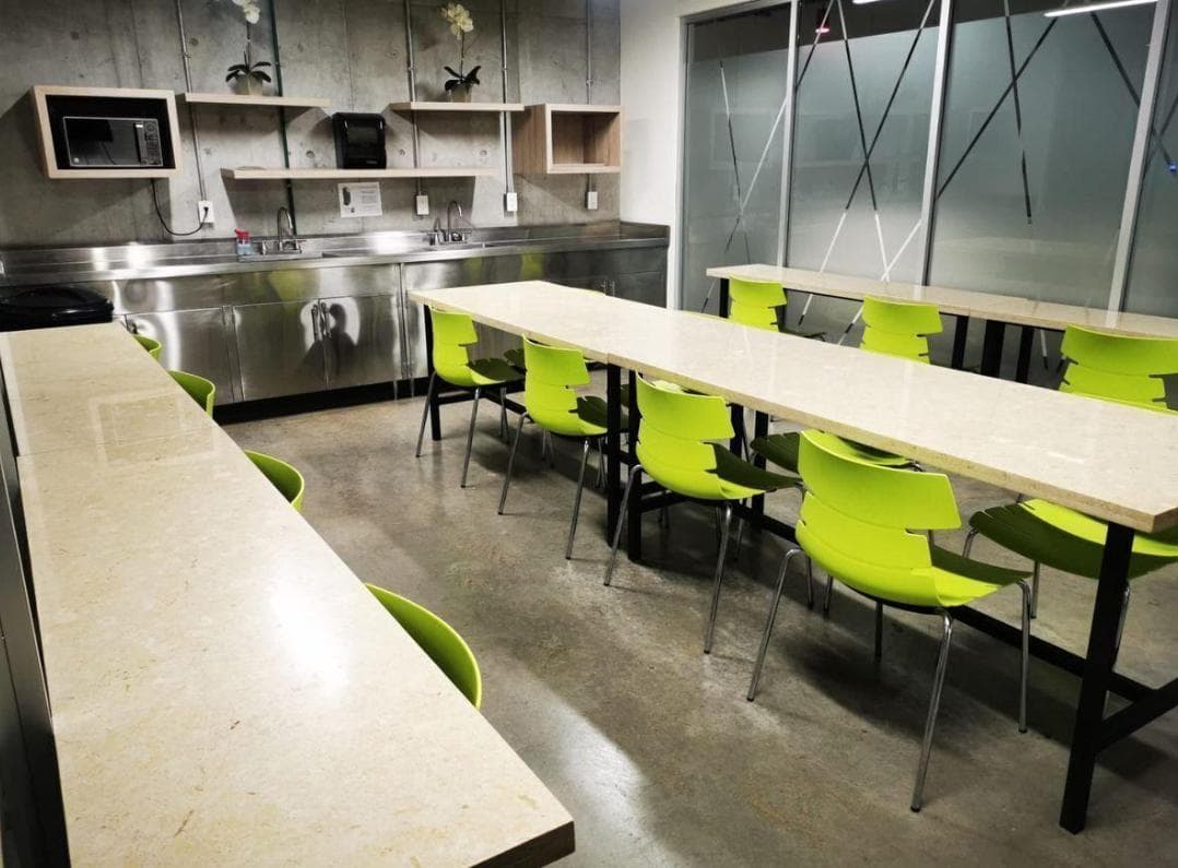 FULLY FURNISHED OFFICE FOR RENT
