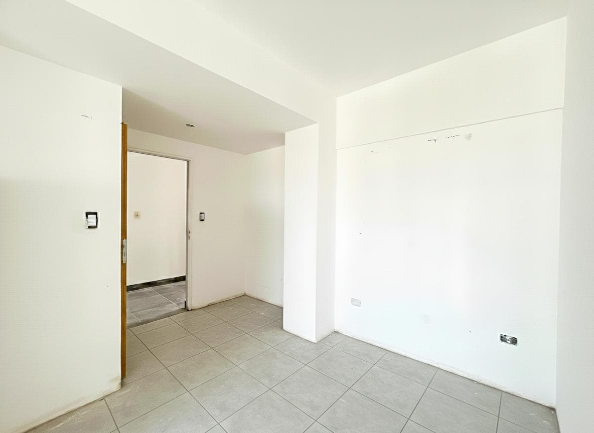 Spacious, bright 2-room apartment for sale in Villa Crespo. Ideal for professionals.