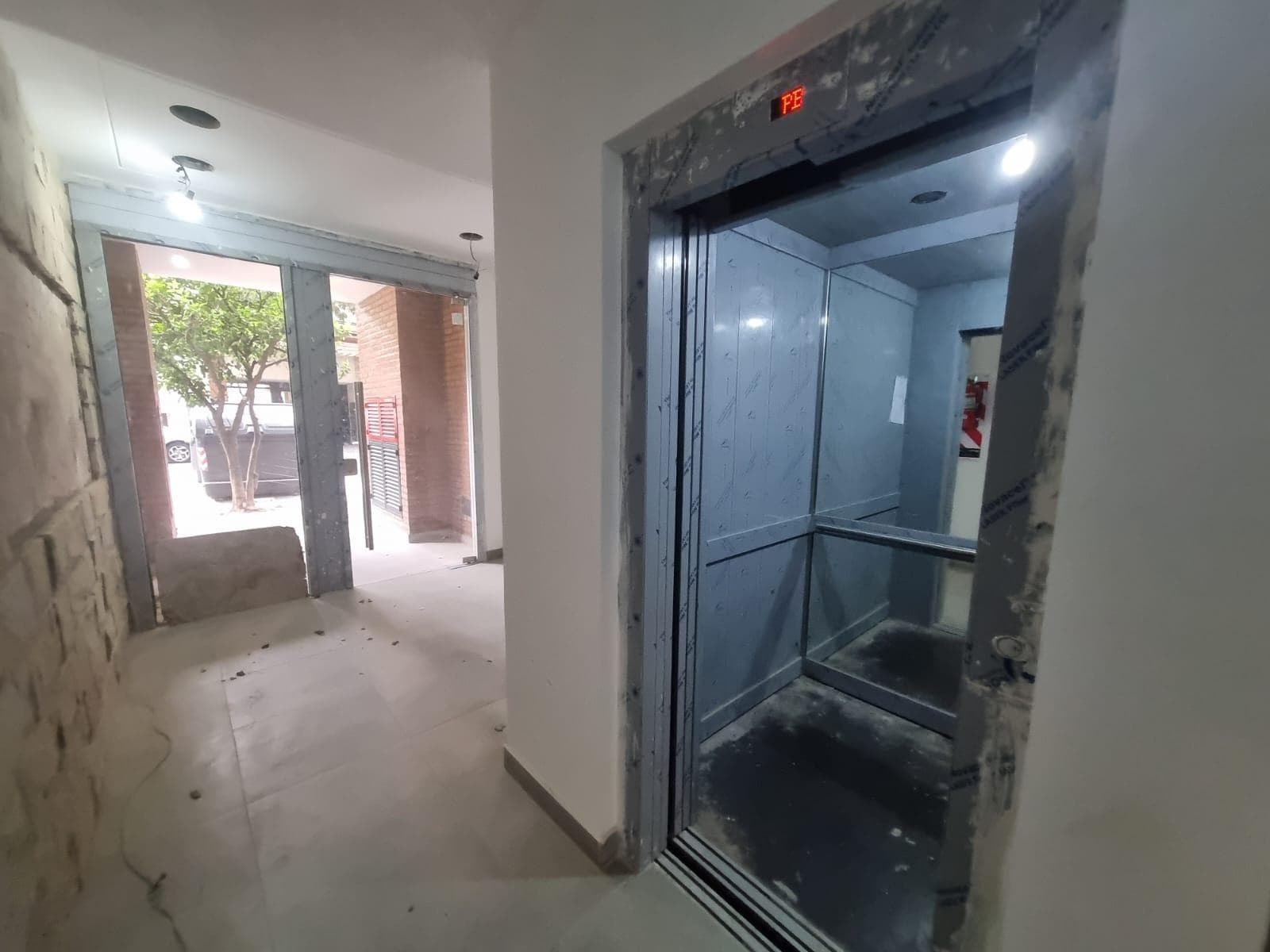 Spacious, bright 2-room apartment for sale in Villa Crespo. Ideal for professionals.