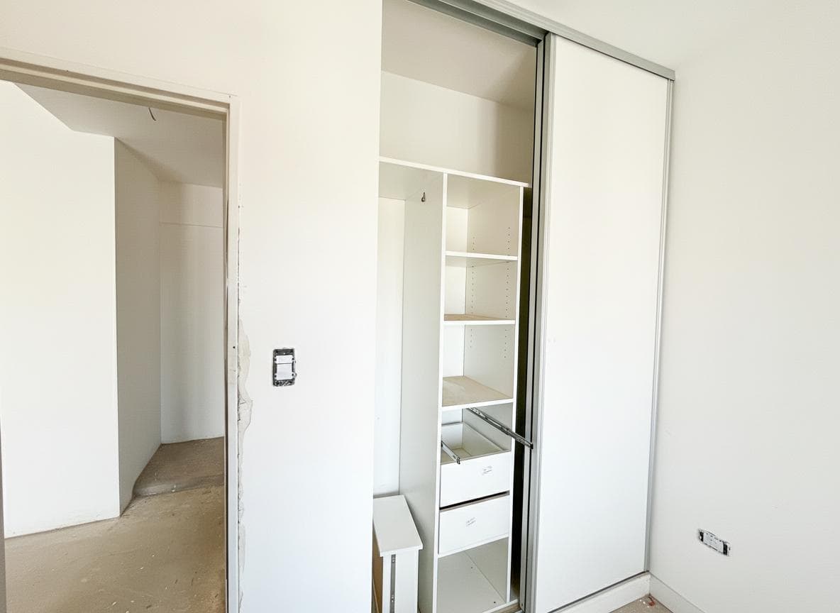 Spacious, bright 2-room apartment for sale in Villa Crespo. Ideal for professionals.