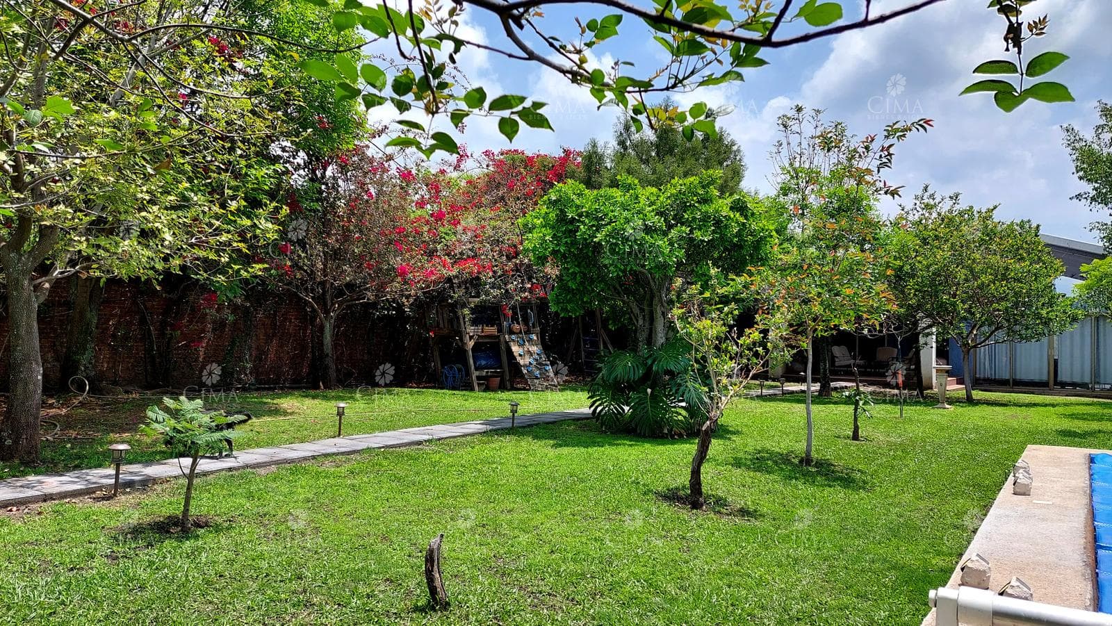 Venta casa en Fraccionamiento Lomas del Sol, Cuernavaca - V371