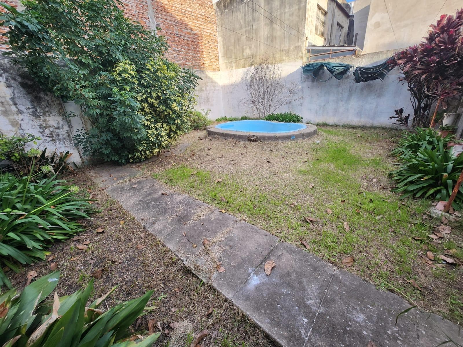 FOR SALE - 3-bedroom house with garage and yard - España y Hospitales, Rosario. QUALIFIES FOR A MORTGAGE.
