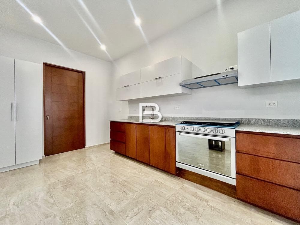 House for Rent in the Aqua Residential Complex
