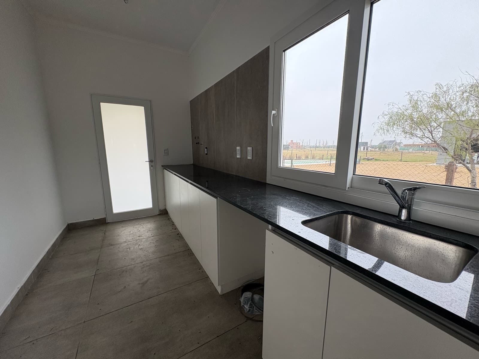 FOR SALE/TRADE - 3-bedroom house with a garden, barbecue, and garage. Financing Available - Haras de Funes