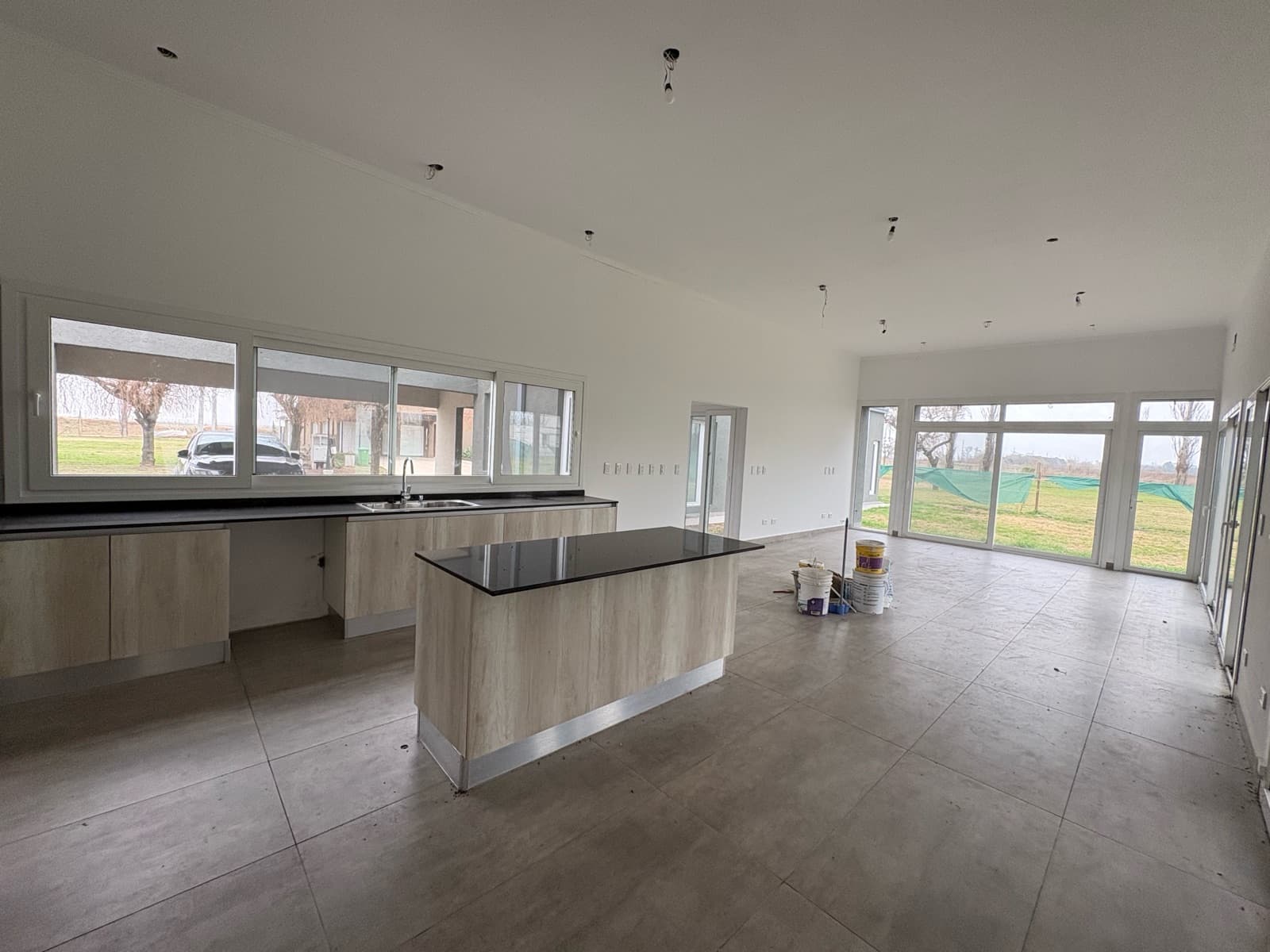 FOR SALE/TRADE - 3-bedroom house with a garden, barbecue, and garage. Financing Available - Haras de Funes