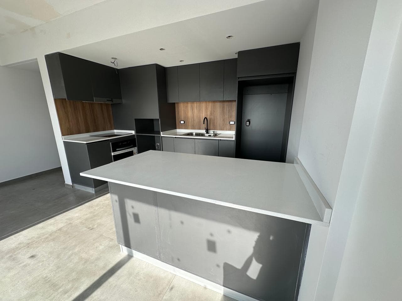 STUDIO APARTMENT WITH BALCONY/TERRACE IN MATADEROS FOR SALE