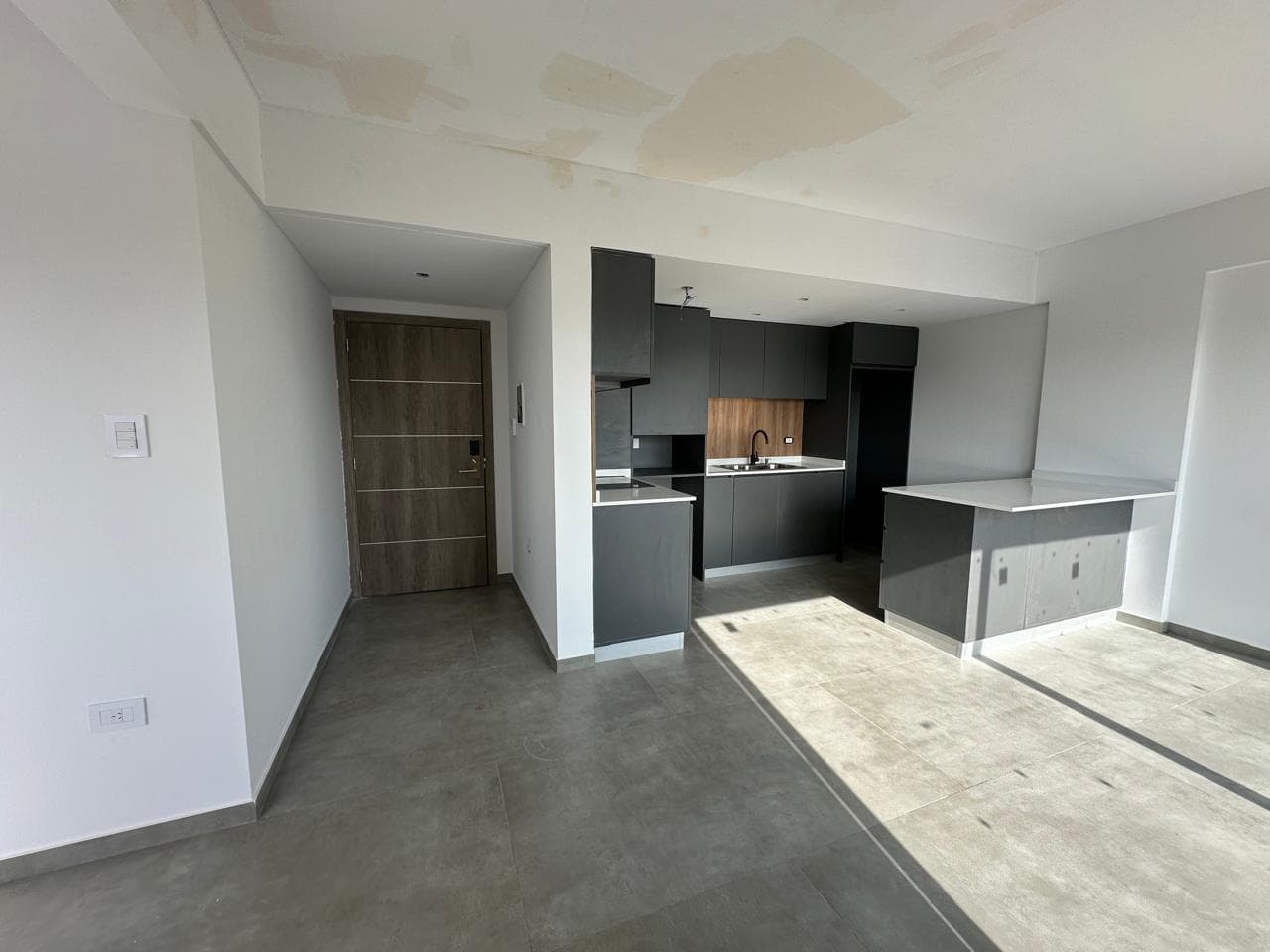 STUDIO APARTMENT WITH BALCONY/TERRACE IN MATADEROS FOR SALE