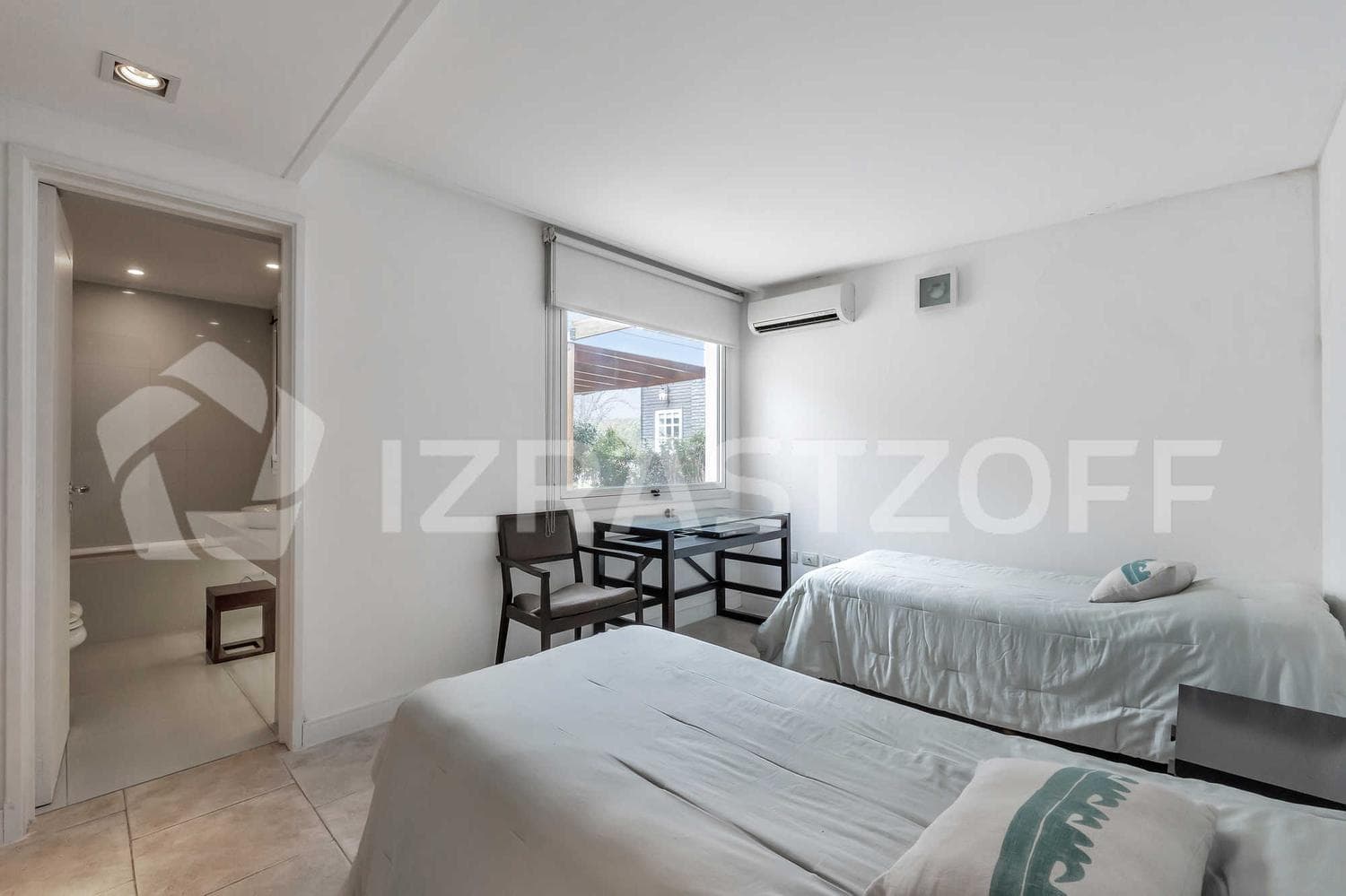 House for sale in Los Lagartos: 4 bedrooms, 5 bathrooms