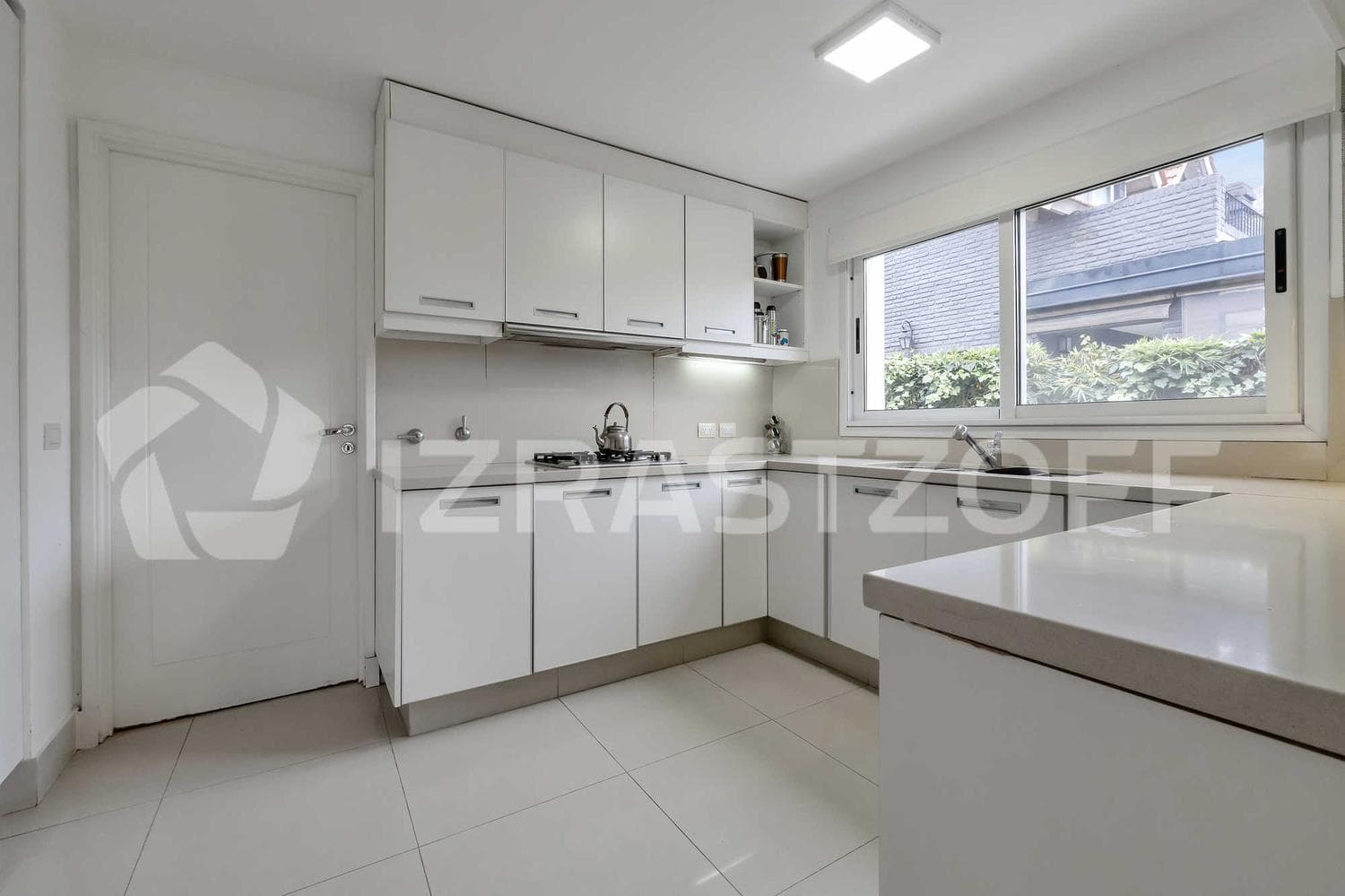 House for sale in Los Lagartos: 4 bedrooms, 5 bathrooms
