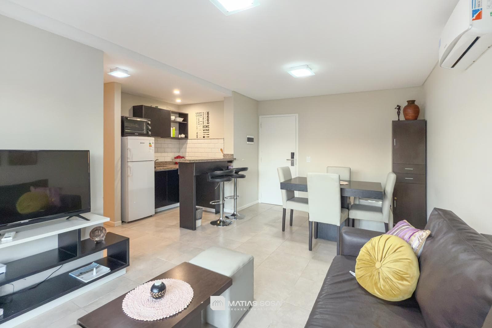 For Sale - 2-room apartment - Parking space
