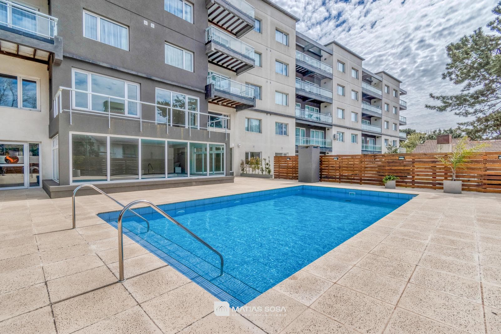 For Sale - 2-room apartment - Parking space