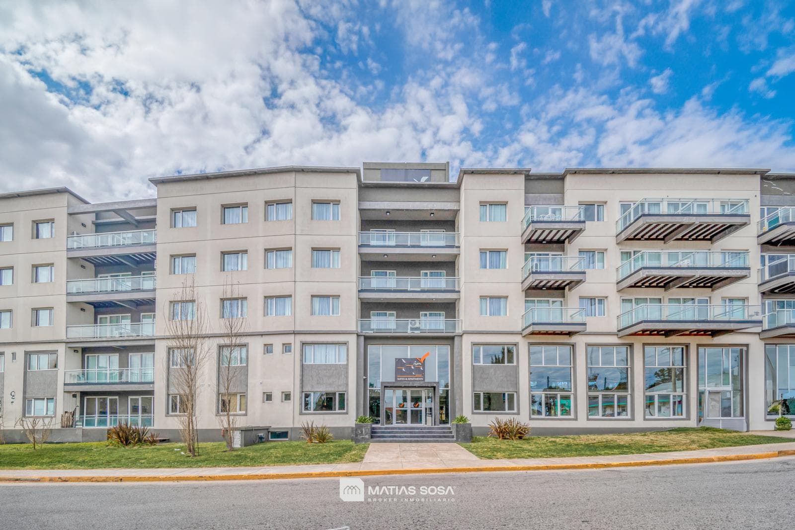 For Sale - 2-room apartment - Parking space