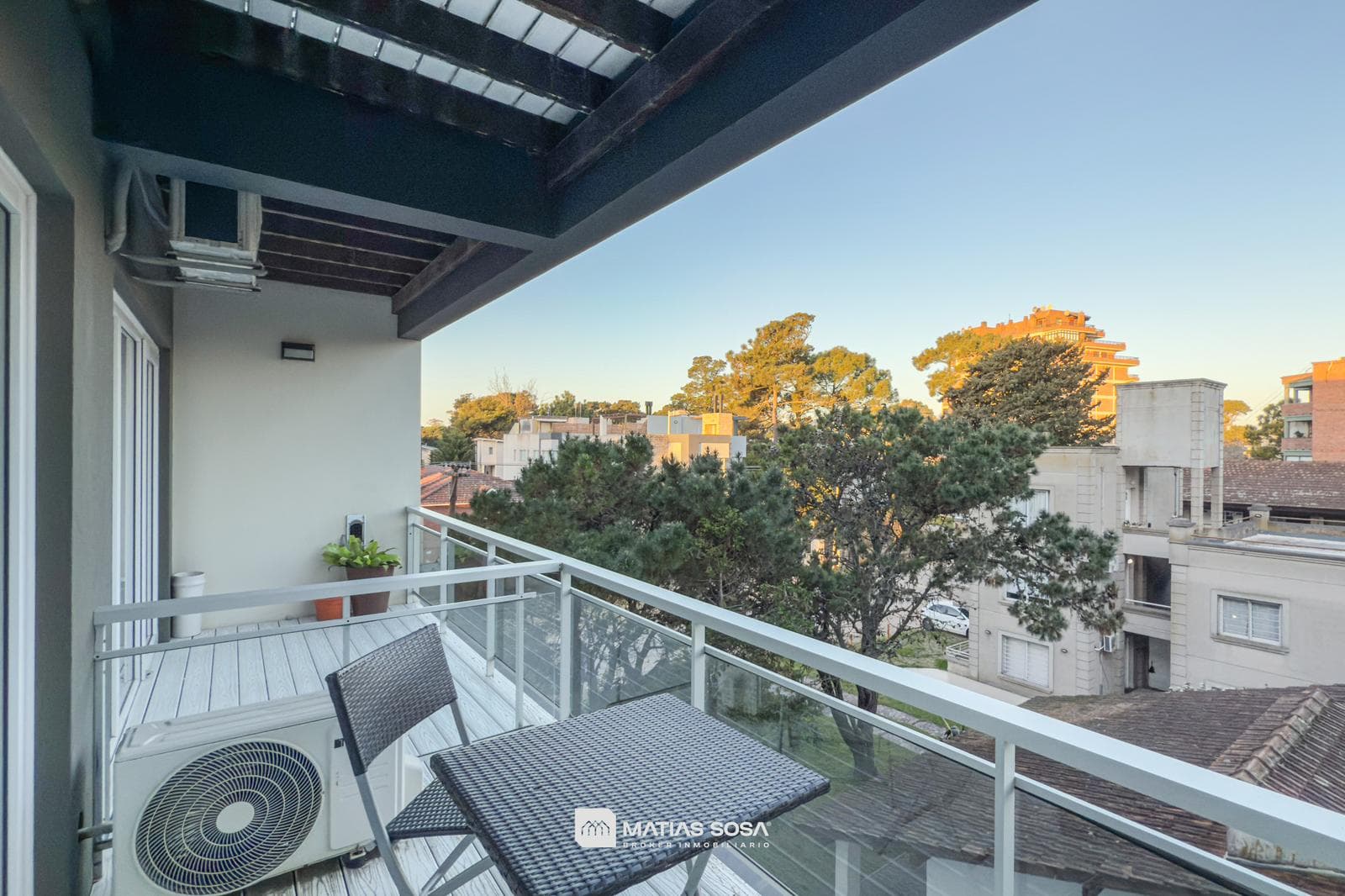 For Sale - 2-room apartment - Parking space