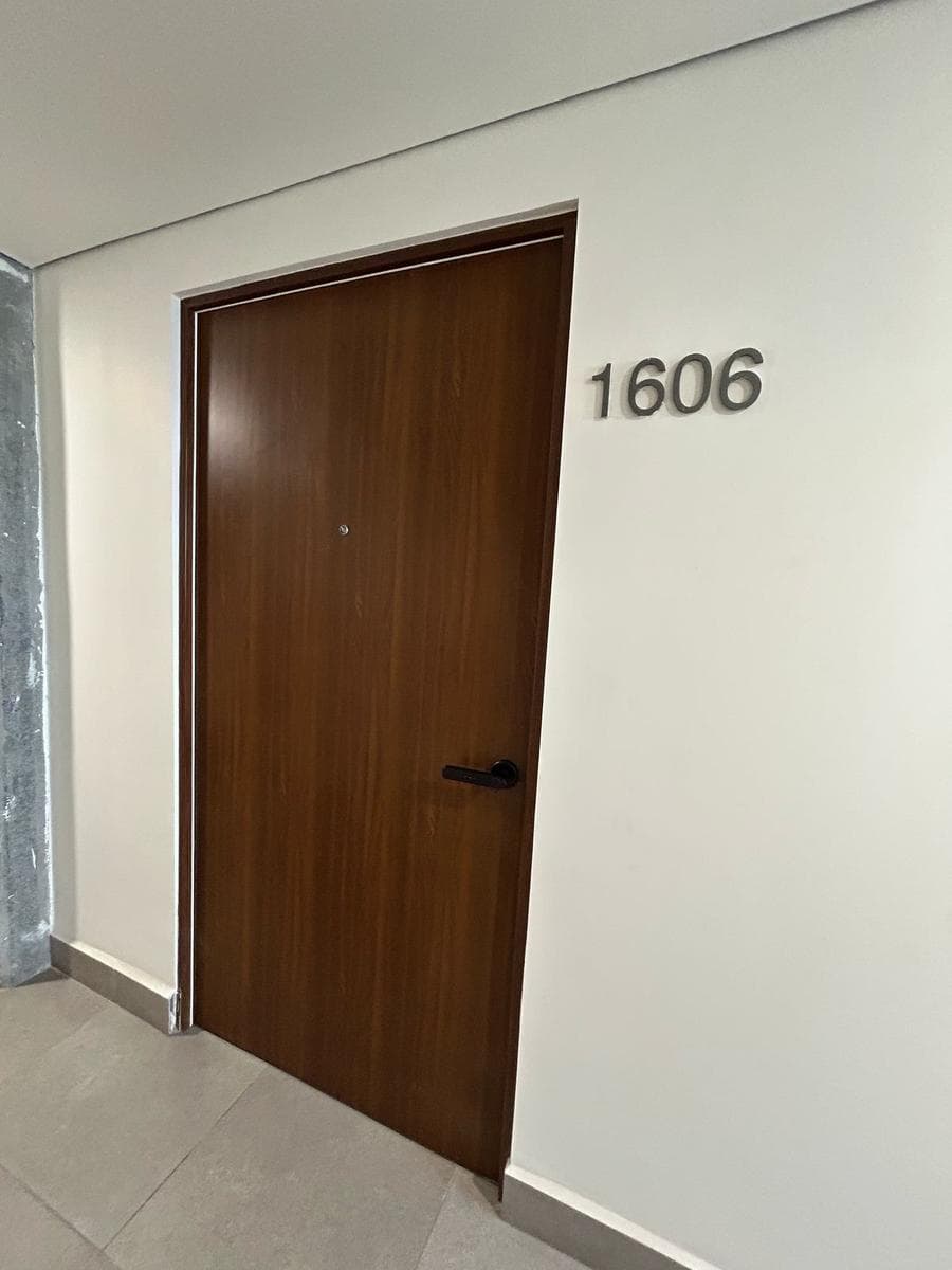 LOFT-STYLE APARTMENT FOR SALE IN THE MONTELEVA CENTRAL BUILDING