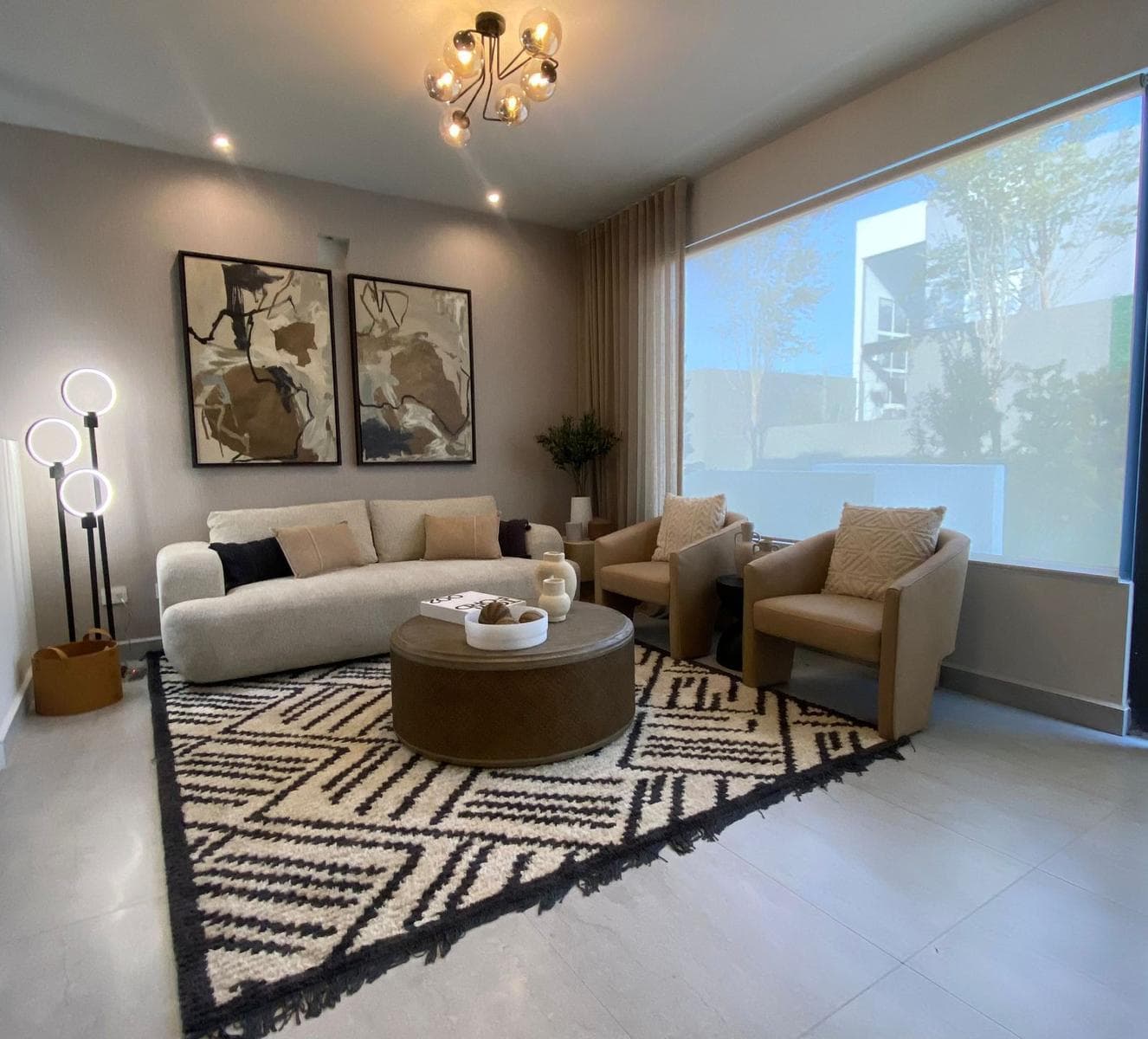 HOUSE FOR SALE ON THE NATIONAL HIGHWAY